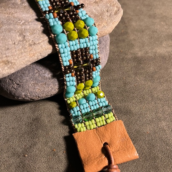 Beaded cuff bracelet - Picture 3 of 3
